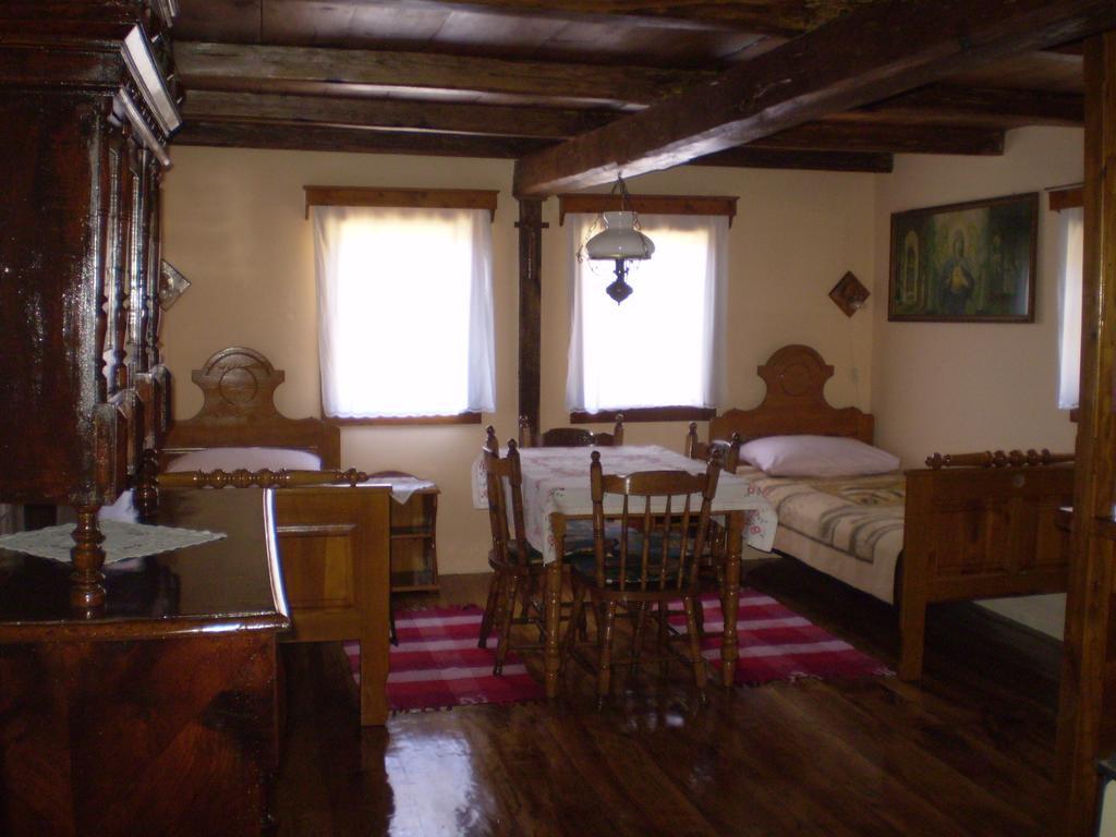Apartments Iza Na Trem Čigoč 外观 照片