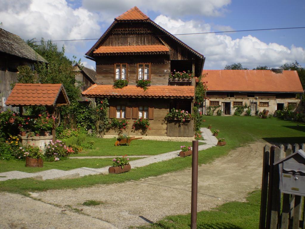 Apartments Iza Na Trem Čigoč 外观 照片